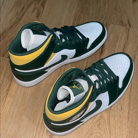 BRAND NEW Jordan 1 “Sonics” | Box not Included - Picture 4 of 7